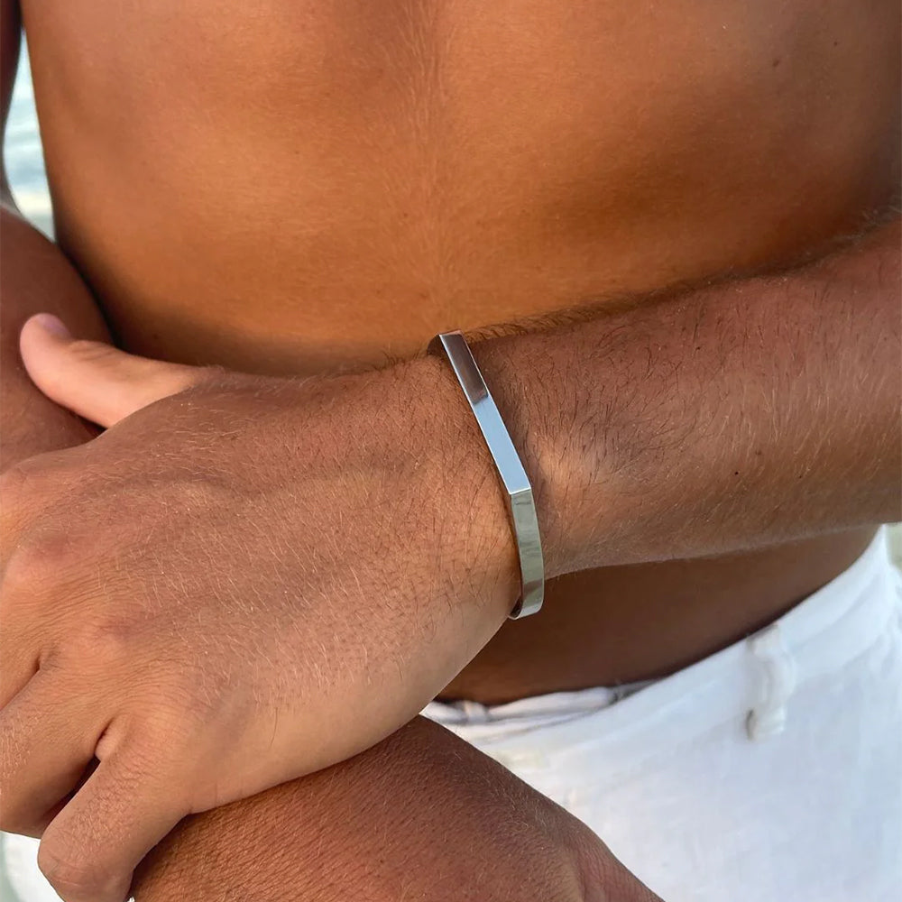 UNISIZE SIGNET CUFF - Sharp Edges